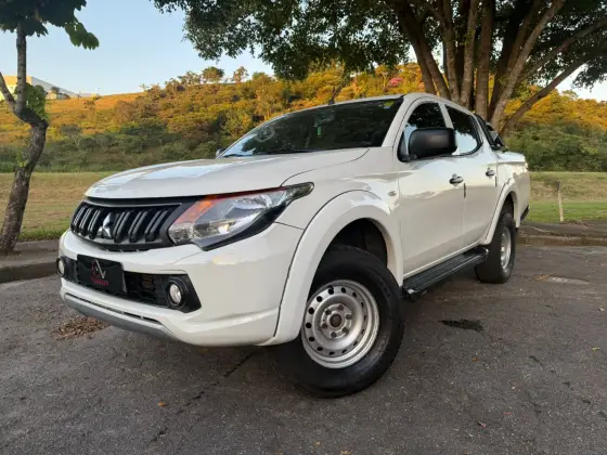 MITSUBISHI L200 TRITON 2.4 16V TURBO DIESEL GL CD 4X4 MANUAL
