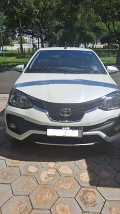 TOYOTA ETIOS 1.5 PLATINUM SEDAN 16V FLEX 4P AUTOMÁTICO