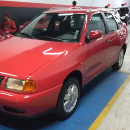 VOLKSWAGEN POLO 1.8 MI CLASSIC SPECIAL SEDAN 8V GASOLINA 4P MANUAL VOLKSWAGEN POLO 1.8 MI CLASSIC SPECIAL SEDAN 8V GASOLINA 4P MANUAL