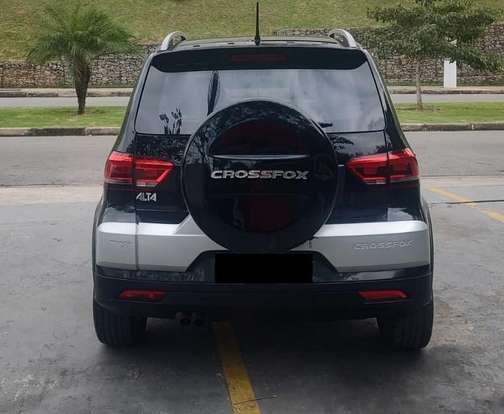 VOLKSWAGEN-CROSSFOX-2017
