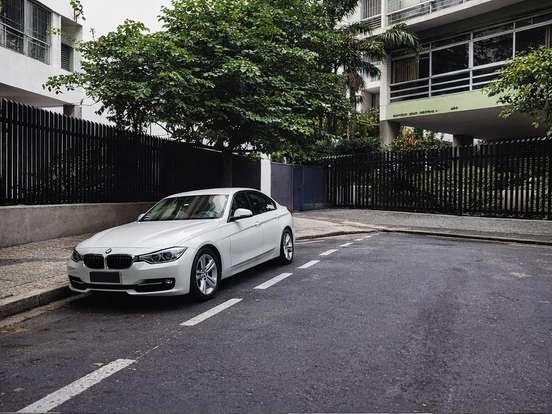 BMW-320i-2.0 16V TURBO GASOLINA 4P AUTOMÁTICO BMW-320i-2013