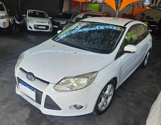 FORD FOCUS 2.0 SE 16V FLEX 4P POWERSHIFT FORD FOCUS 2.0 SE 16V FLEX 4P POWERSHIFT