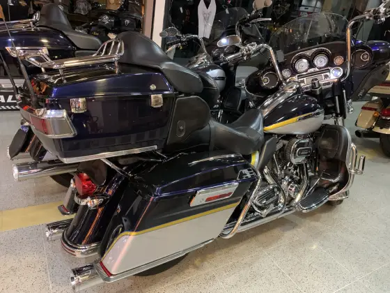 HARLEY-DAVIDSON CVO ULTRA CLASSIC ELECTRA GLIDE 