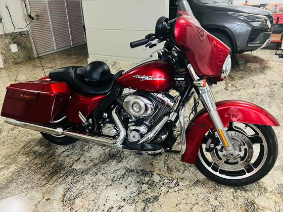 HARLEY-DAVIDSON STREET GLIDE 