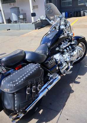 HONDA-VALKYRIE-2000