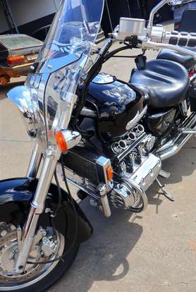 HONDA-VALKYRIE-2000