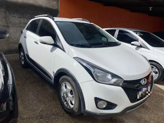 HYUNDAI HB20 1.6 PREMIUM 16V FLEX 4P AUTOMÁTICO HYUNDAI HB20 1.6 PREMIUM 16V FLEX 4P AUTOMÁTICO