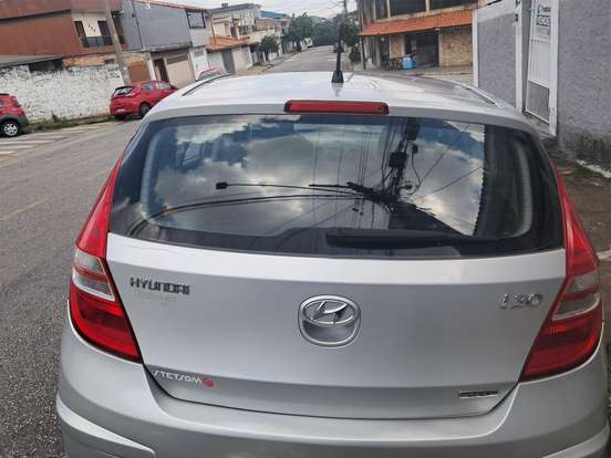 HYUNDAI-I30-2.0 MPFI GLS 16V GASOLINA 4P AUTOMÁTICO HYUNDAI-I30-2010