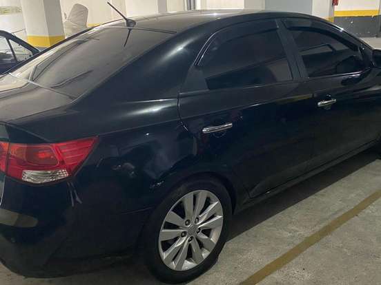 KIA-CERATO-1.6 EX SEDAN 16V GASOLINA 4P AUTOMÁTICO KIA-CERATO-2010