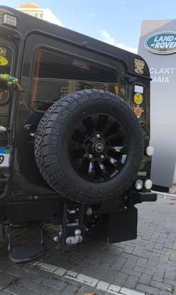 LAND ROVER-DEFENDER-2010