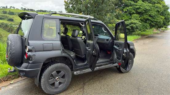 MITSUBISHI-PAJERO TR4-2007