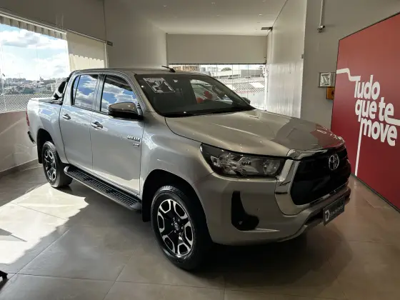 TOYOTA HILUX 2.7 VVT-i FLEX CD SRV 4X2 AUTOMÁTICO