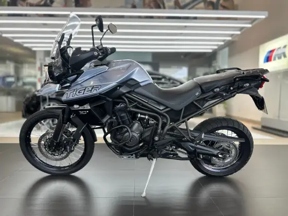 TRIUMPH TIGER 800 XCX TRIUMPH TIGER 800 XCX