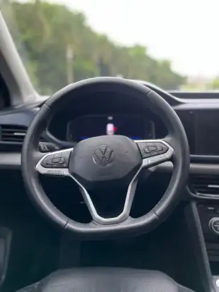 VOLKSWAGEN-TAOS-2021
