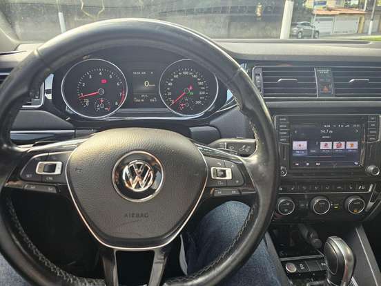 VOLKSWAGEN-JETTA-2.0 TSI HIGHLINE 211CV GASOLINA 4P TIPTRONIC VOLKSWAGEN-JETTA-2017