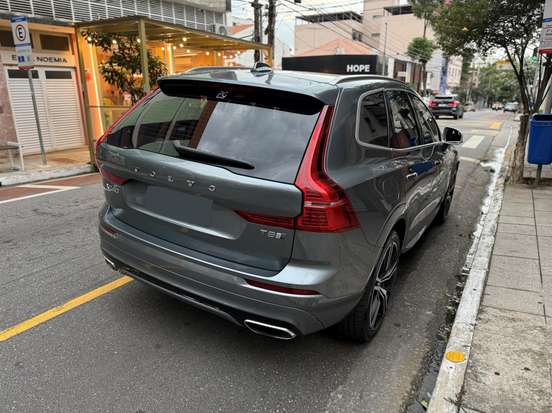 VOLVO-XC60-2019