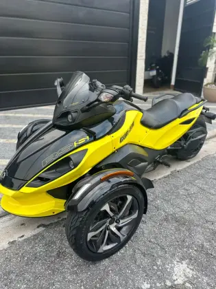 CAN-AM SPYDER RS-S 