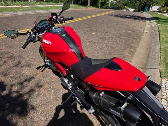 DUCATI-MONSTER 1100 S-2011