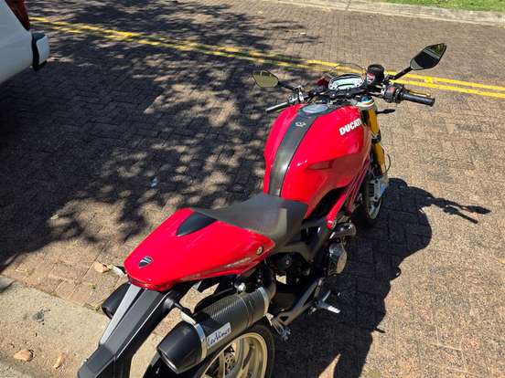 DUCATI-MONSTER 1100 S DUCATI-MONSTER 1100 S-2011