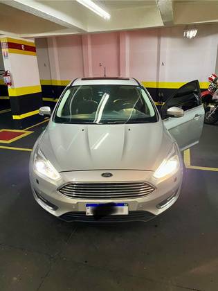 FORD FOCUS 2.0 TITANIUM PLUS FASTBACK 16V FLEX 4P POWERSHIFT