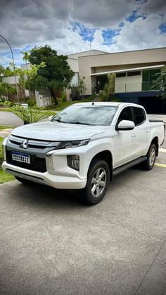 MITSUBISHI L200 TRITON 2.4 16V TURBO DIESEL SPORT GLS CD 4P 4X4 AUTOMÁTICO