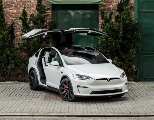 TESLA MODEL X ELÉTRICO PLAID