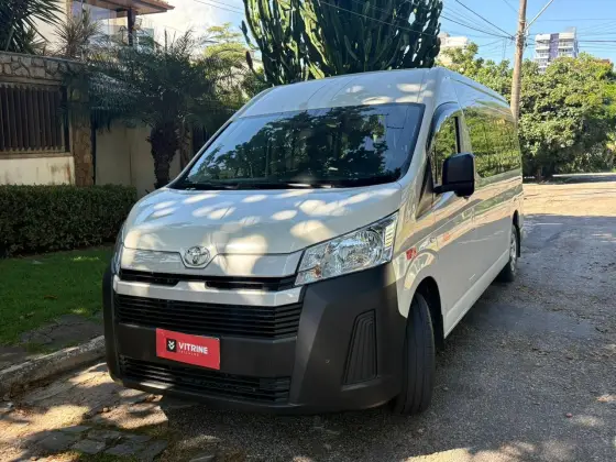 TOYOTA HIACE 2.8 D-4D TURBO DIESEL MINIBUS 15+1 DX AUTOMÁTICO TOYOTA HIACE 2.8 D-4D TURBO DIESEL MINIBUS 15+1 DX AUTOMÁTICO