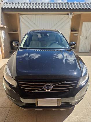 VOLVO XC60 2.4 D5 KINETIC DIESEL AWD 4P AUTOMÁTICO