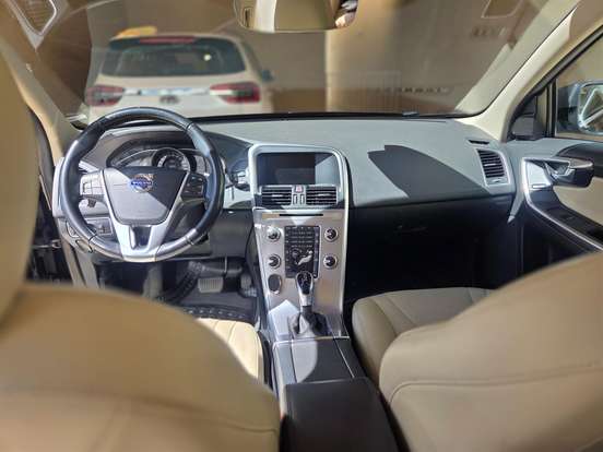 VOLVO-XC60-2.4 D5 KINETIC DIESEL AWD 4P AUTOMÁTICO VOLVO-XC60-2016