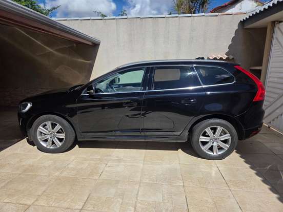 VOLVO-XC60-2016