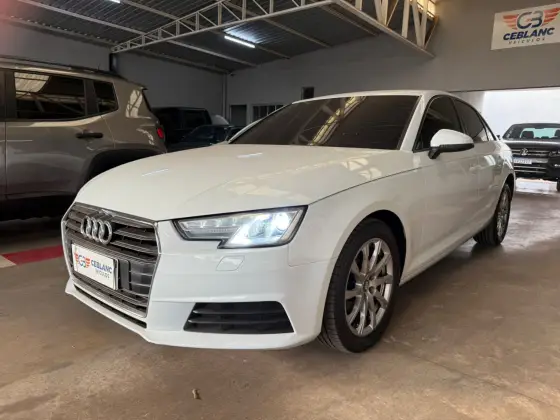 AUDI A4 2.0 TFSI ATTRACTION GASOLINA 4P S TRONIC