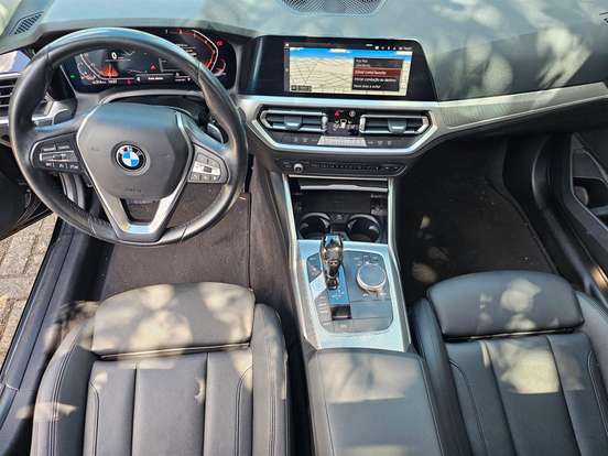 BMW-320i-2020