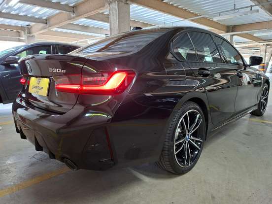 BMW-330e-2.0 16V TURBO HÍBRIDO M SPORT AUTOMÁTICO BMW-330e-2024