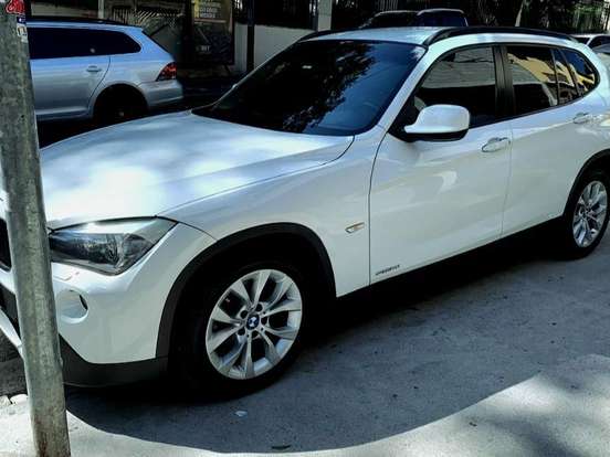 BMW-X1-2.0 18I S-DRIVE 4X2 16V GASOLINA 4P AUTOMÁTICO BMW-X1-2011