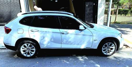 BMW-X1-2011