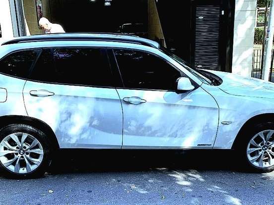 BMW-X1-2.0 18I S-DRIVE 4X2 16V GASOLINA 4P AUTOMÁTICO BMW-X1-2011