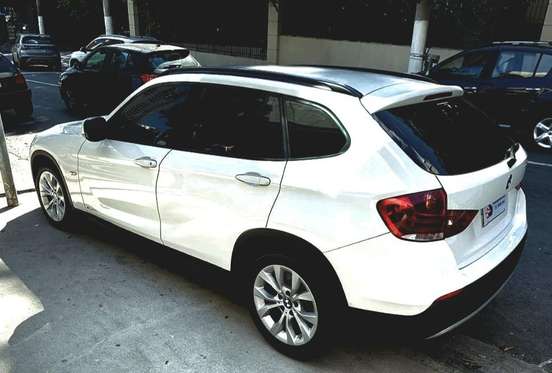 BMW-X1-2011