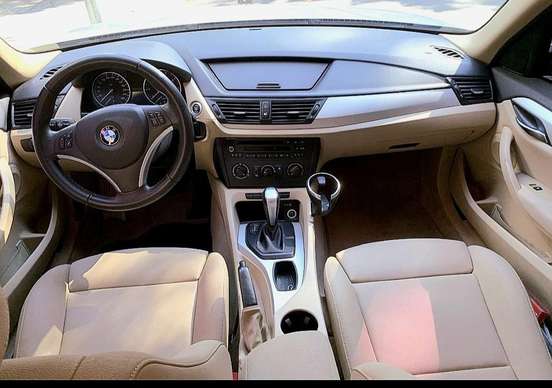 BMW-X1-2011