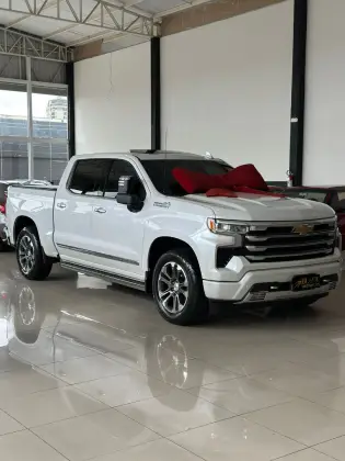 CHEVROLET SILVERADO 5.3 V8 GASOLINA 1500 HIGH COUNTRY 4X4 AUTOMÁTICO