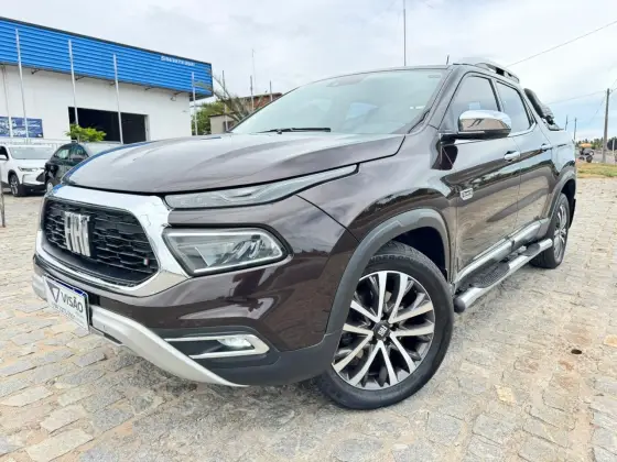 FIAT TORO 2.0 16V TURBO DIESEL RANCH 4WD AT9 FIAT TORO 2.0 16V TURBO DIESEL RANCH 4WD AT9