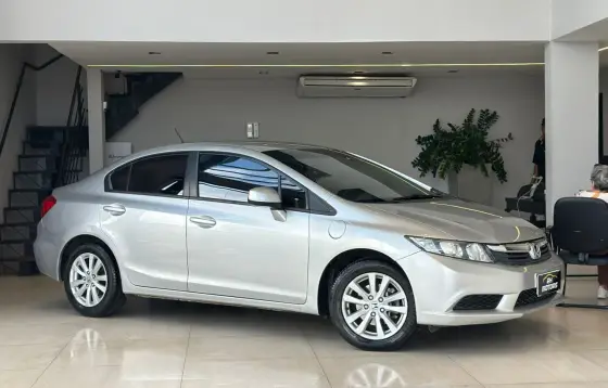 HONDA CIVIC 1.8 LXS 16V FLEX 4P AUTOMÁTICO