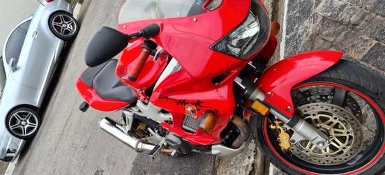 HONDA-CBR 1000F-1996