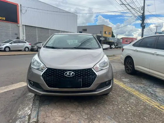 HYUNDAI HB20 1.0 COMFORT 12V FLEX 4P MANUAL HYUNDAI HB20 1.0 COMFORT 12V FLEX 4P MANUAL