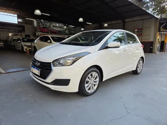 HYUNDAI HB20 1.6 COMFORT PLUS 16V FLEX 4P AUTOMÁTICO