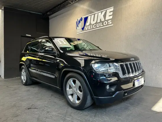 JEEP GRAND CHEROKEE 3.6 LAREDO 4X4 V6 24V GASOLINA 4P AUTOMÁTICO