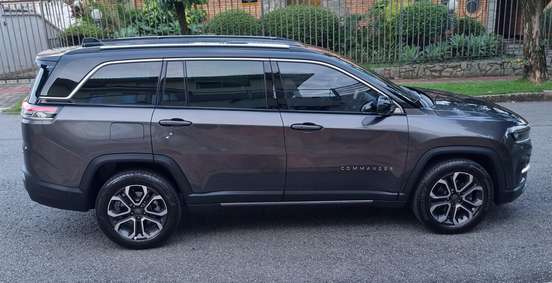 JEEP-COMMANDER-2023