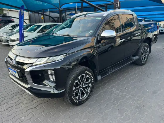 MITSUBISHI L200 TRITON 2.4 16V TURBO DIESEL SPORT HPE-S CD 4P 4X4 AUTOMÁTICO