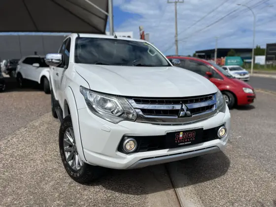 MITSUBISHI L200 TRITON 2.4 16V TURBO DIESEL SPORT HPE-S CD 4P 4X4 AUTOMÁTICO