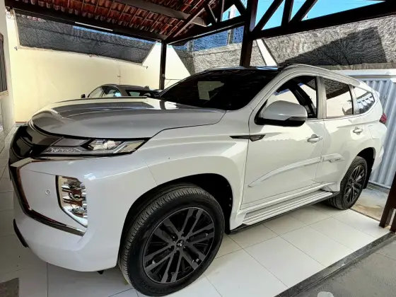 MITSUBISHI PAJERO SPORT 2.4 16V MIVEC TURBO DIESEL LEGEND AWD AUTOMÁTICO MITSUBISHI PAJERO SPORT 2.4 16V MIVEC TURBO DIESEL LEGEND AWD AUTOMÁTICO