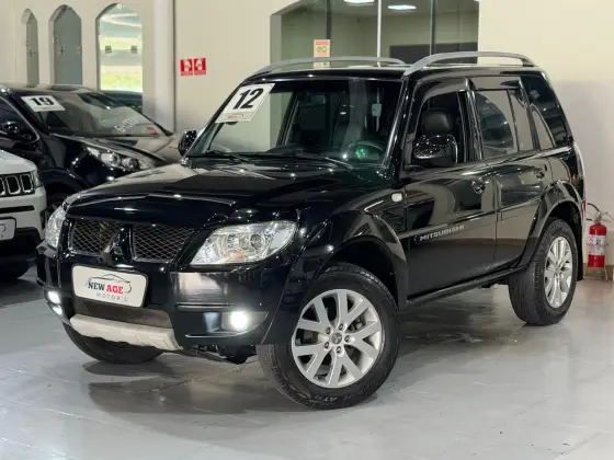 MITSUBISHI PAJERO TR4 2.0 4X2 16V 140CV FLEX 4P AUTOMÁTICO MITSUBISHI PAJERO TR4 2.0 4X2 16V 140CV FLEX 4P AUTOMÁTICO